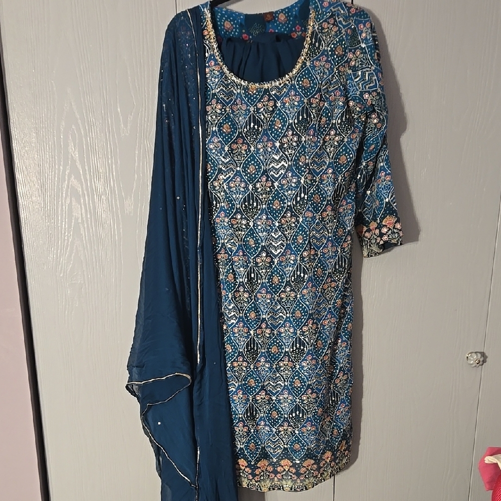 Elegant Blue Patterned Dress